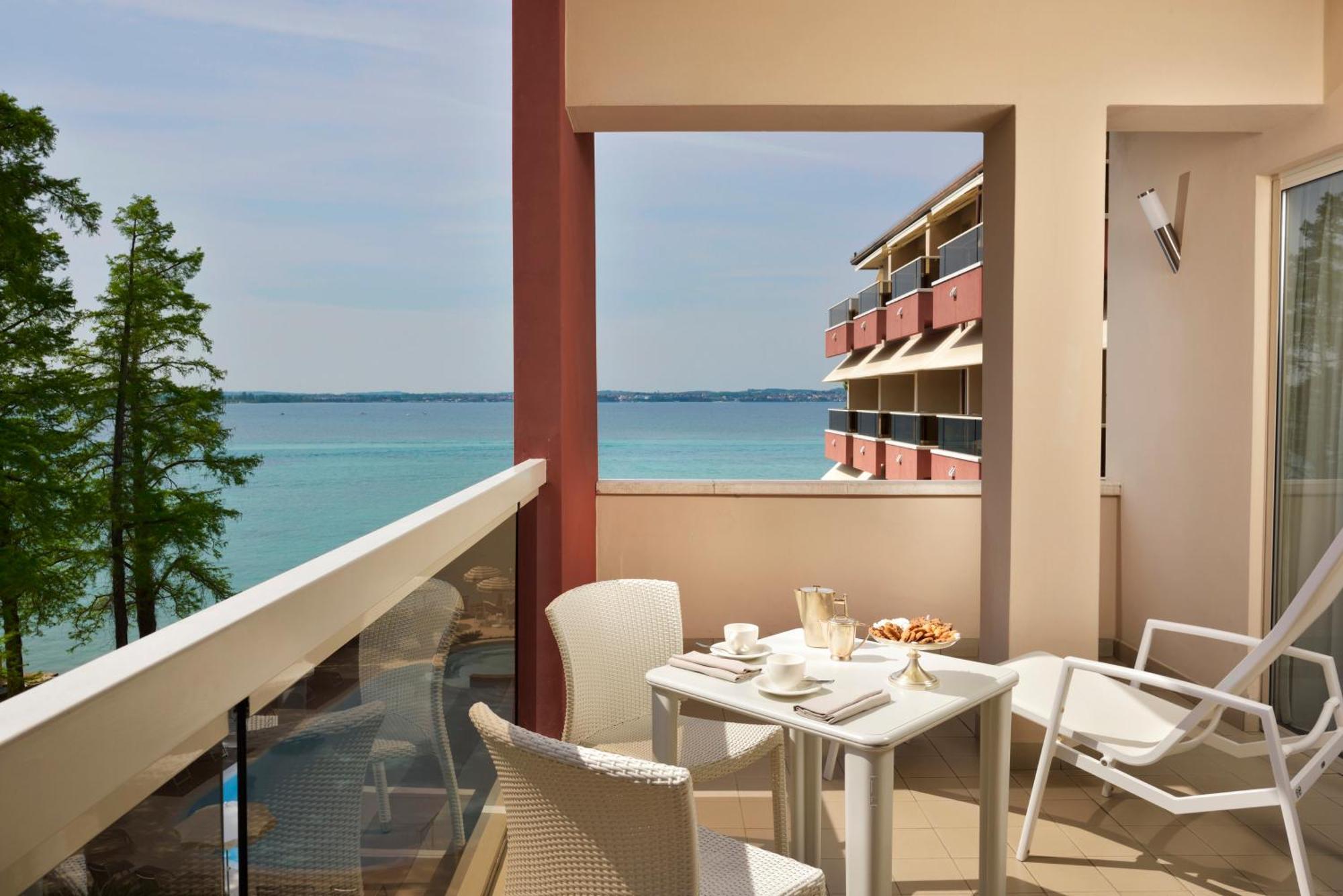 Junior Suite with Pool View and Spa access,1591487049:JPEG